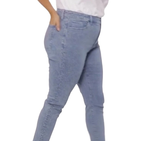 Women's High-Rise Skinny Jeans - Universal Thread Medium Wash 16 Short, Medium - Picture 3 of 8